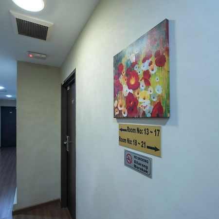 Oyo 90231 Hotel By The Park Plt Johor Bahru Luaran gambar