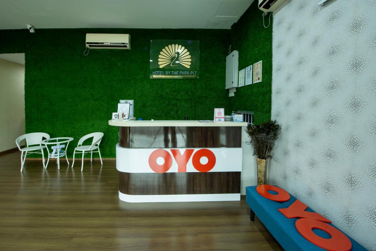 Oyo 90231 Hotel By The Park Plt Johor Bahru Luaran gambar