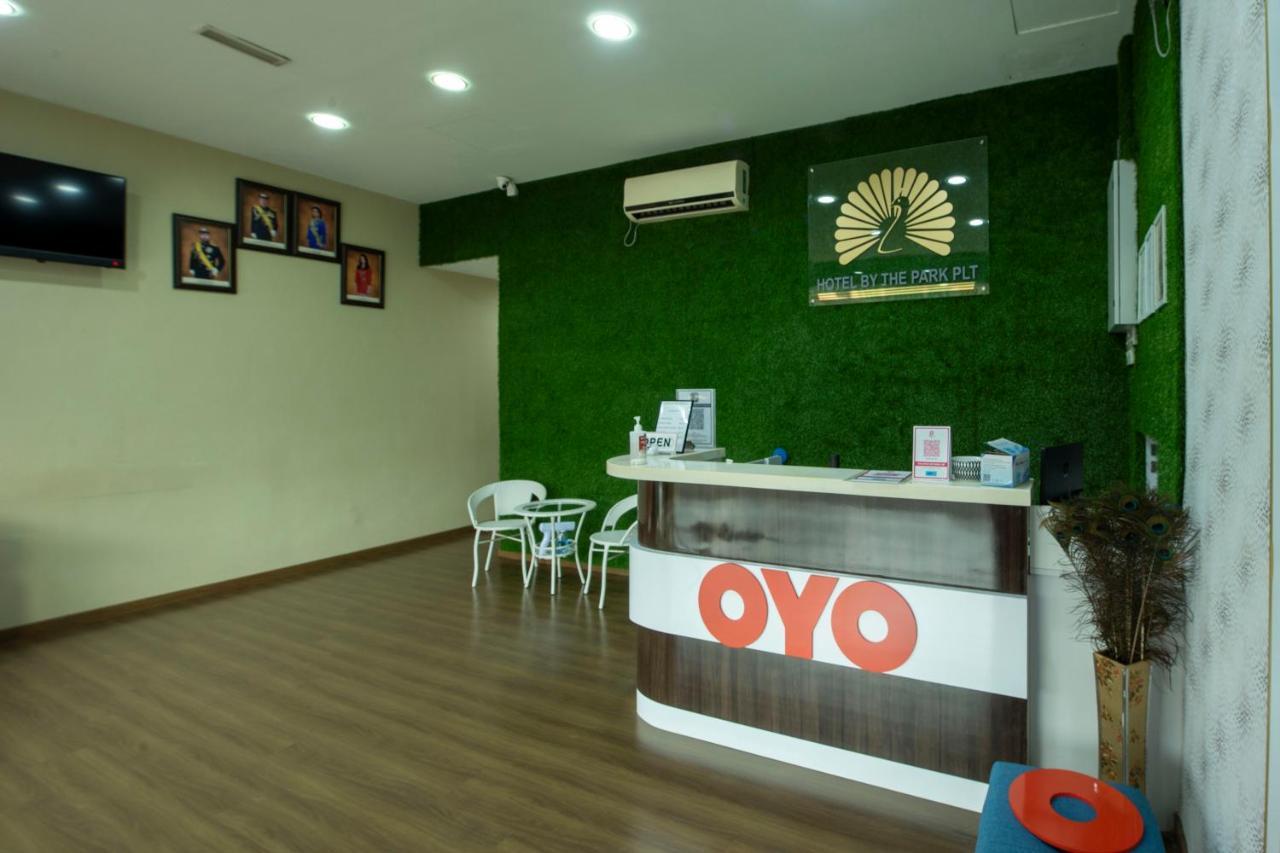 Oyo 90231 Hotel By The Park Plt Johor Bahru Luaran gambar