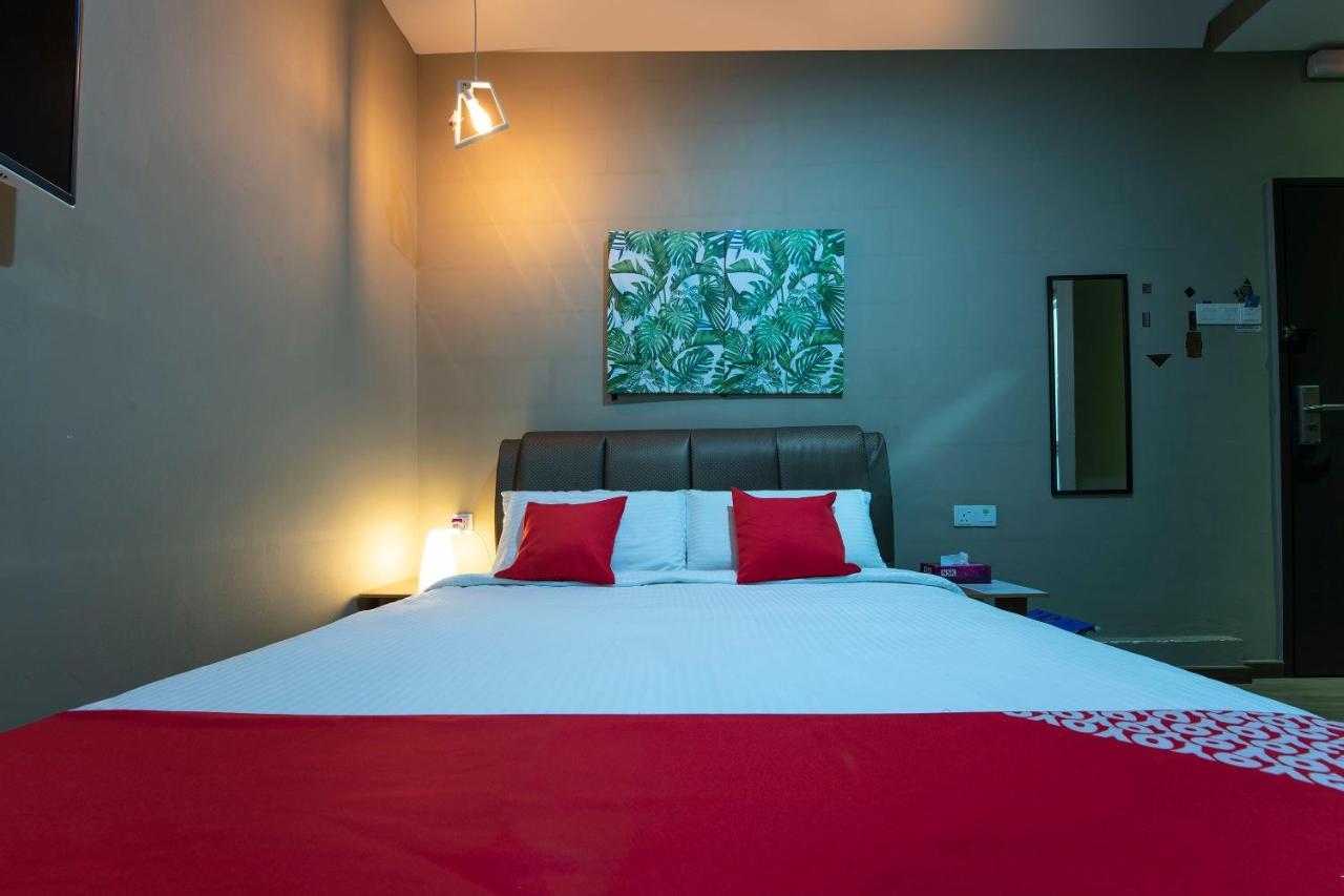 Oyo 90231 Hotel By The Park Plt Johor Bahru Luaran gambar