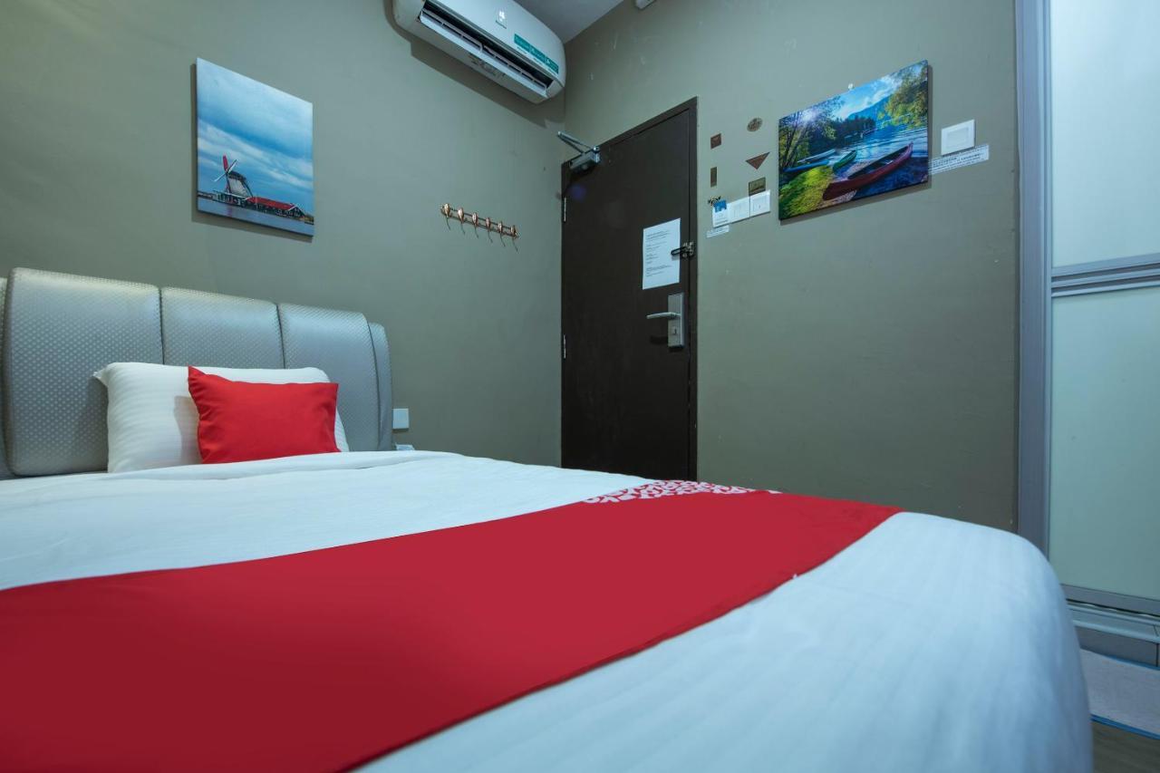Oyo 90231 Hotel By The Park Plt Johor Bahru Luaran gambar