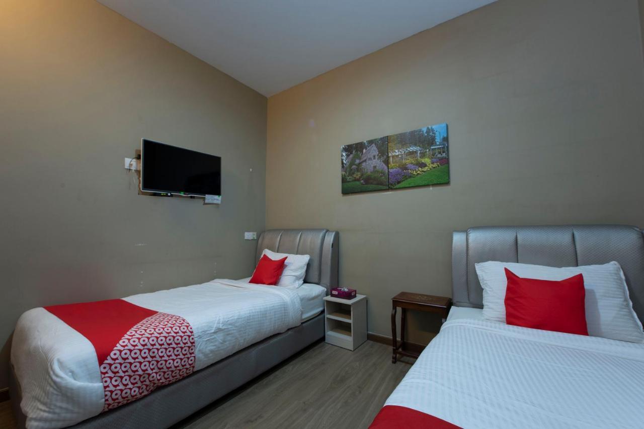 Oyo 90231 Hotel By The Park Plt Johor Bahru Luaran gambar